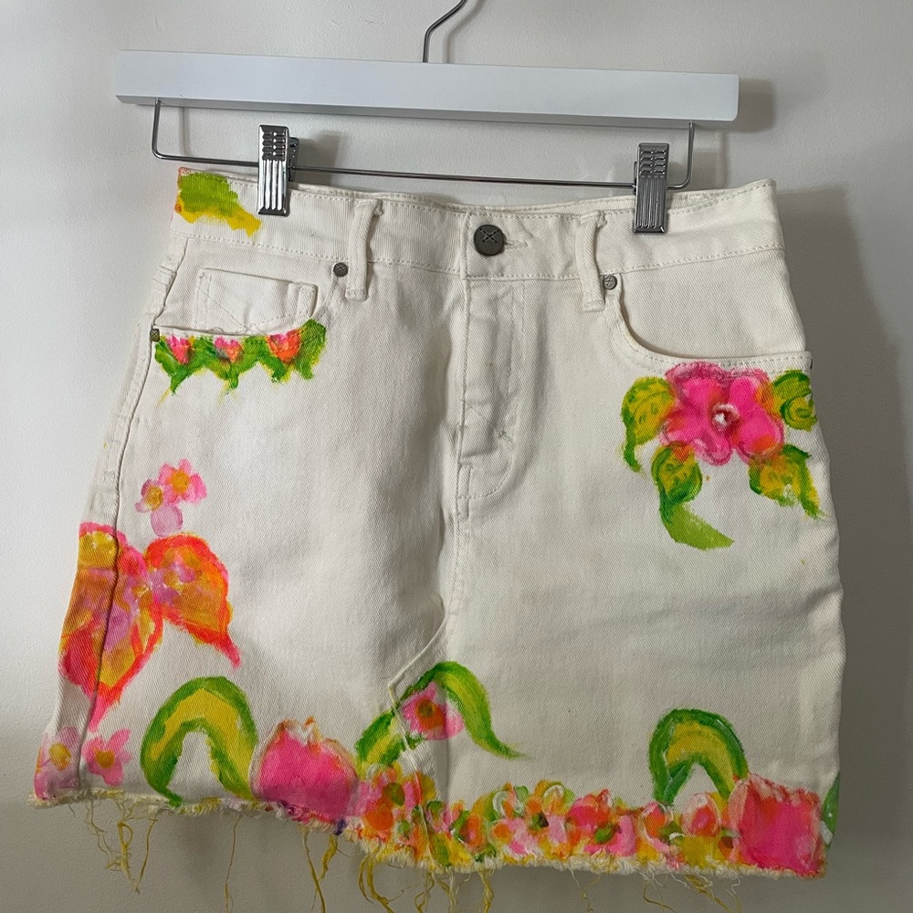 Unpunished Denim custom painted white skirt with frayed hem size 26